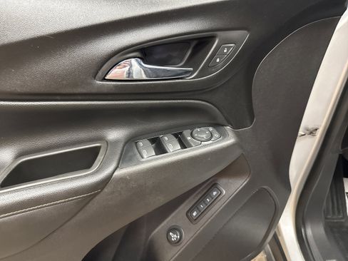 Used 2020 Chevrolet Equinox Premier image 27