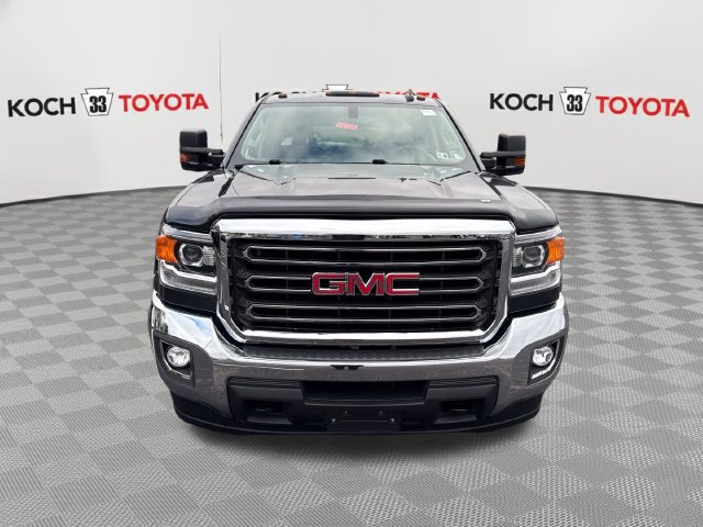 Used 2017 GMC Sierra 2500 SLE w/ HD SLE Preferred Plus Package AWD/4WD image 2