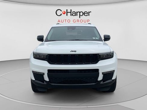 Used 2023 Jeep Grand Cherokee L Limited w/ Black Appearance Package AWD/4WD image 8