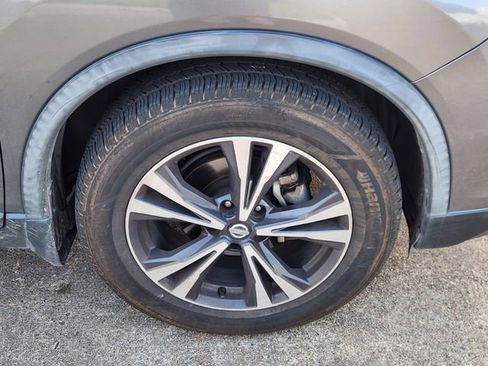 Used 2017 Nissan Rogue SL AWD/4WD image 3
