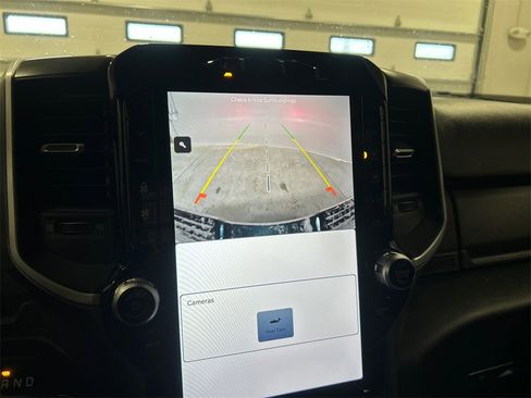 Used 2024 RAM 2500 Big Horn w/ Safety Group image 25