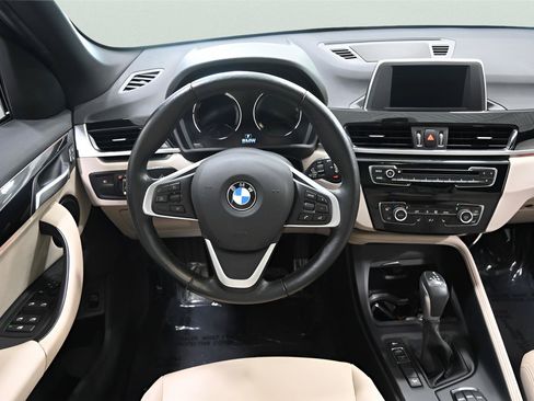 Used 2018 BMW X1 xDrive28i w/ Convenience Package AWD/4WD image 11