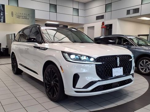 Certified 2026 Lincoln Aviator Reserve w/ Luxury Package RWD image 22