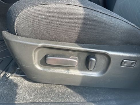 Used 2023 Toyota Tacoma TRD Off-Road image 13