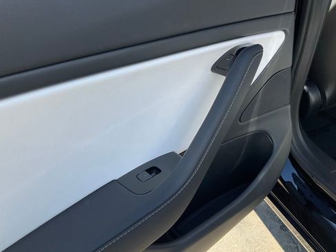 Used 2020 Tesla Model 3 Long Range image 32