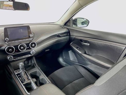 Certified 2022 Nissan Sentra SR w/ Midnight Edition image 20