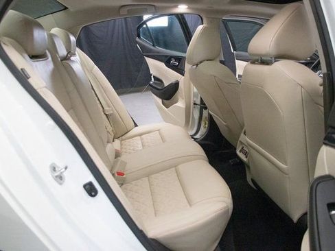 Used 2023 Nissan Maxima Platinum FWD image 18