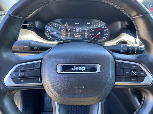 Certified 2022 Jeep Compass Altitude w/ Sun and Sound Group AWD/4WD image 17