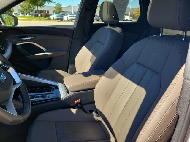 Used 2025 Audi Q5 Premium w/ Convenience Package AWD/4WD image 5