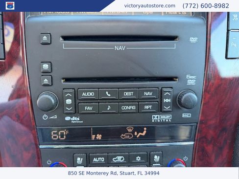 Used 2010 Cadillac Escalade Luxury image 24