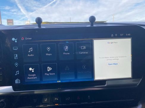 Used 2024 Chevrolet Silverado 2500 LTZ w/ LTZ Convenience Package image 16