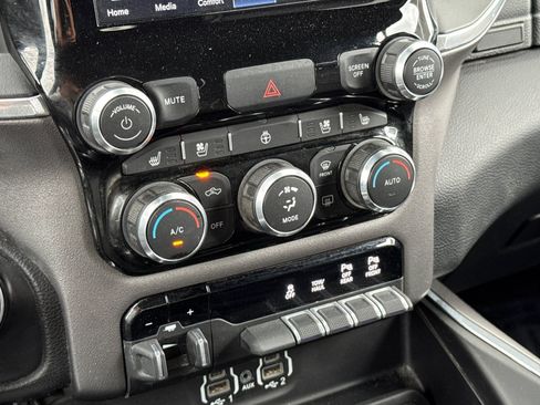 Used 2022 RAM 1500 Laramie w/ Sport Appearance Package AWD/4WD image 17