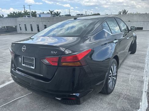 Used 2024 Nissan Altima 2.5 SV FWD image 15