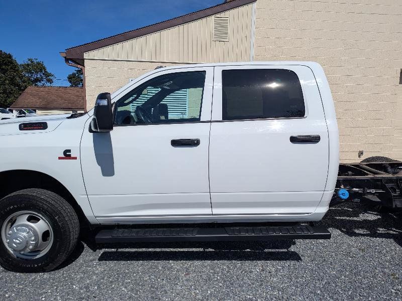Used 2024 RAM 3500 Tradesman w/ Max Tow Package AWD/4WD image 3