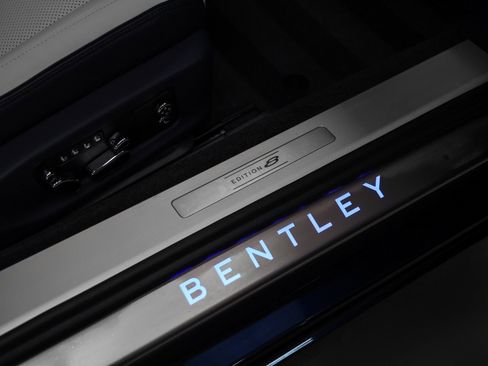 Used 2024 Bentley Continental GT image 24