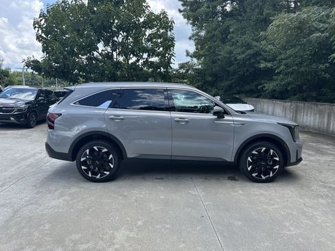 Used 2025 Kia Sorento EX w/ Panoramic Sunroof Package AWD/4WD image 5