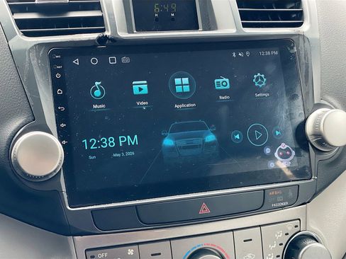 Used 2012 Toyota Highlander FWD image 11