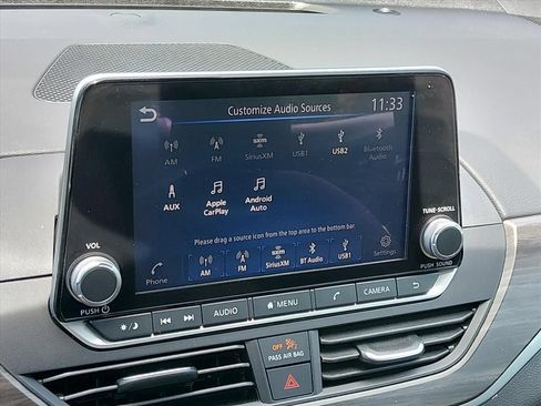 Used 2025 Nissan Altima 2.5 SV FWD image 18