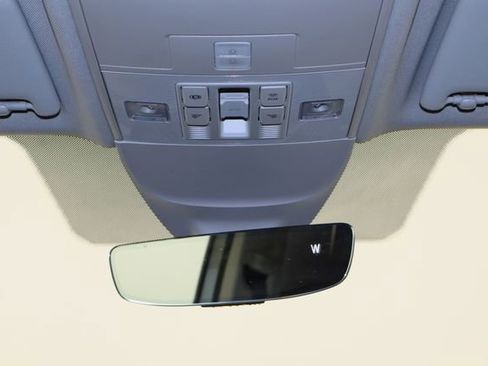 Used 2023 Volkswagen Taos SE w/ Panoramic Sunroof Package image 25