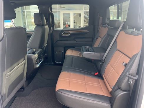 Used 2024 Chevrolet Silverado 1500 High Country w/ Technology Package image 26