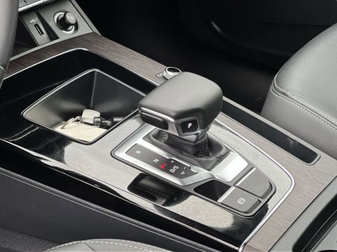 Used 2023 Audi Q5 2.0T Premium w/ Convenience Package image 20