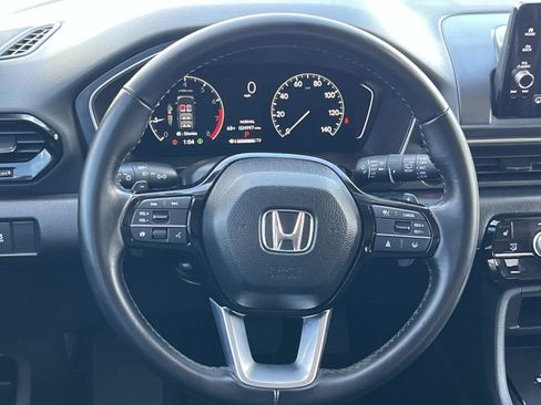 Used 2024 Honda Pilot Touring image 8