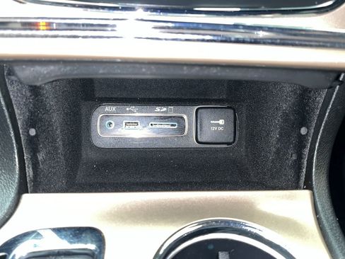 Used 2016 Jeep Grand Cherokee Laredo 75th Anniversary image 22