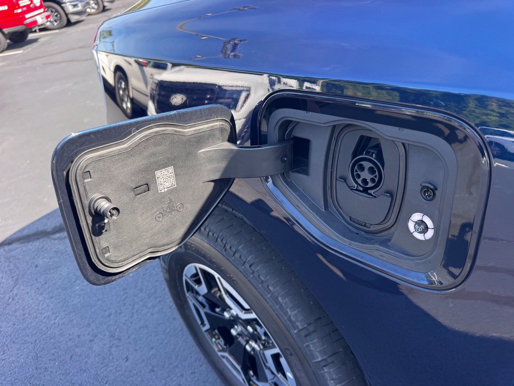 Used 2023 Ford F150 Lightning XLT AWD/4WD image 29