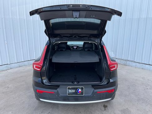 Used 2023 Volvo XC40 B5 Plus AWD/4WD image 8