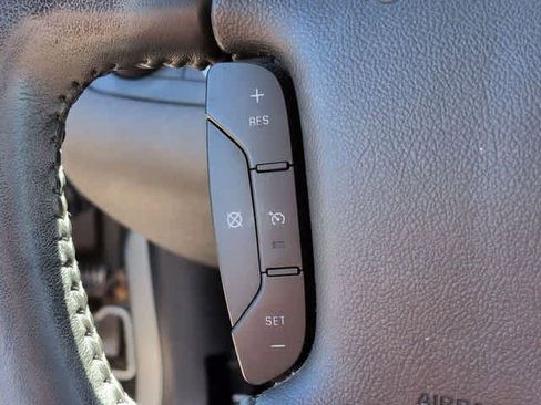 Used 2011 Chevrolet Impala LT FWD image 23