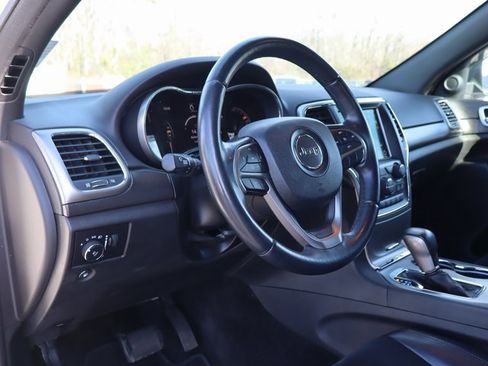 Used 2018 Jeep Grand Cherokee Altitude image 14