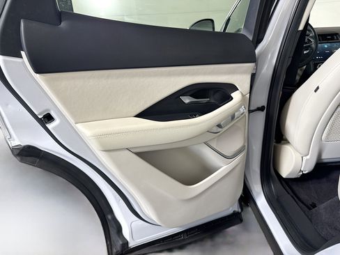 Used 2021 Jaguar E-PACE SE image 26