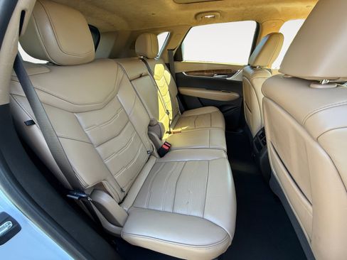 Used 2022 Cadillac XT5 Premium Luxury w/ Platinum Package image 18