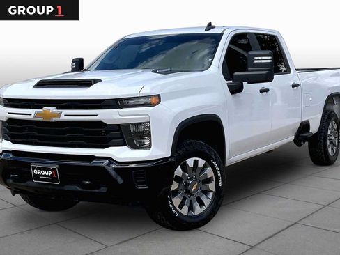 Used 2024 Chevrolet Silverado 2500 Custom w/ Custom Value Package AWD/4WD image 1