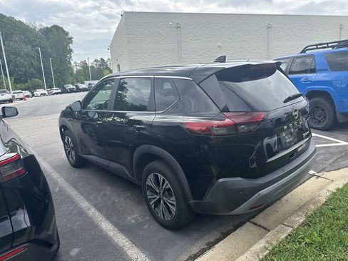 Used 2023 Nissan Rogue SV AWD/4WD image 10
