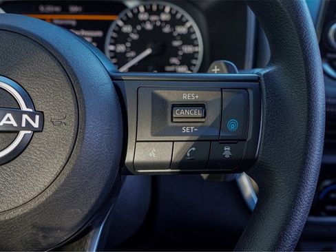 Used 2024 Nissan Rogue SV image 26