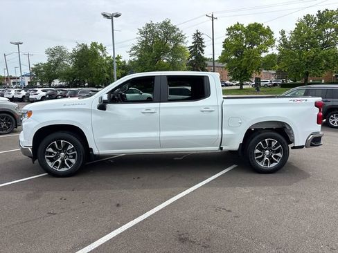 Used 2023 Chevrolet Silverado 1500 LT AWD/4WD image 3