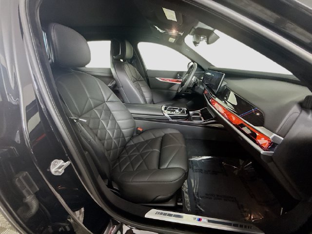 Used 2026 BMW 740i xDrive AWD/4WD image 28