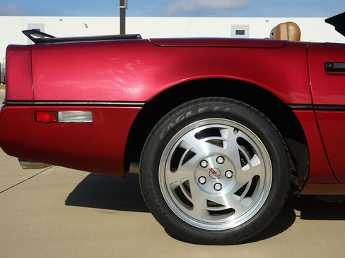 Used 1990 Chevrolet Corvette Convertible image 37