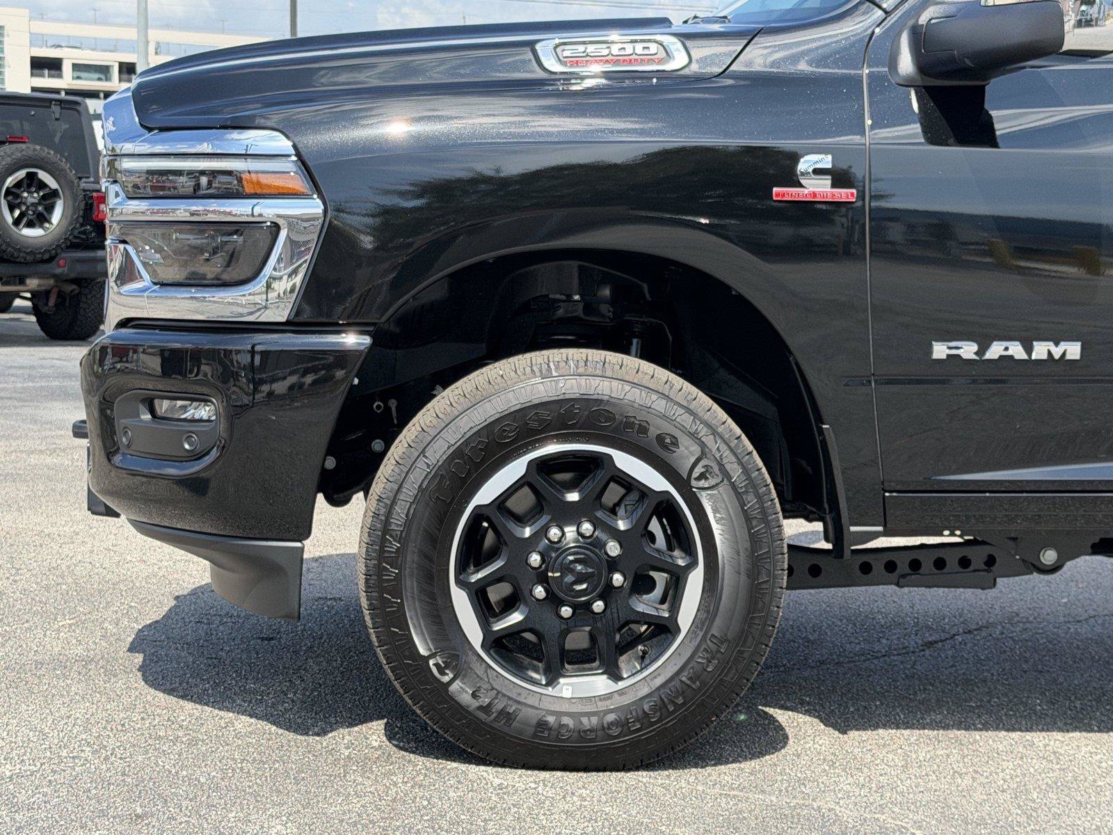 Used 2025 RAM 2500 Laramie AWD/4WD image 10