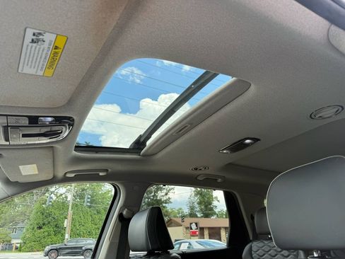 Used 2022 Hyundai Palisade Limited FWD image 6