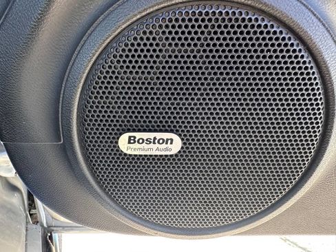 Used 2011 Chevrolet Camaro LT image 11