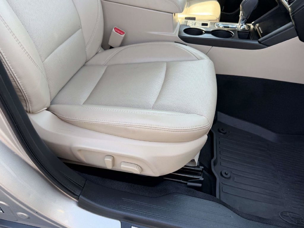 Used 2019 Subaru Outback 3.6R Limited AWD/4WD image 11