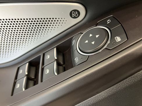 Used 2020 Ford Explorer Platinum w/ Premium Technology Package image 15