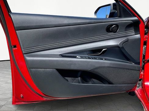 Used 2025 Hyundai Elantra Sport image 23