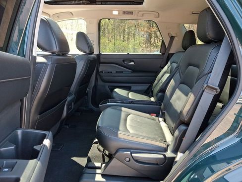 Certified 2023 Nissan Pathfinder SL w/ SL Premium Package AWD/4WD image 10
