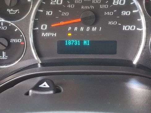 Used 2024 Chevrolet Express 2500 w/ Driver Convenience Package image 25