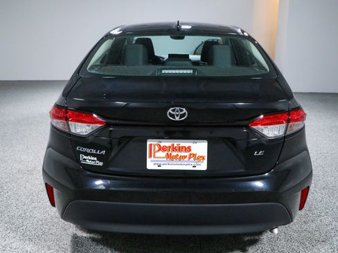 Used 2025 Toyota Corolla LE FWD image 8
