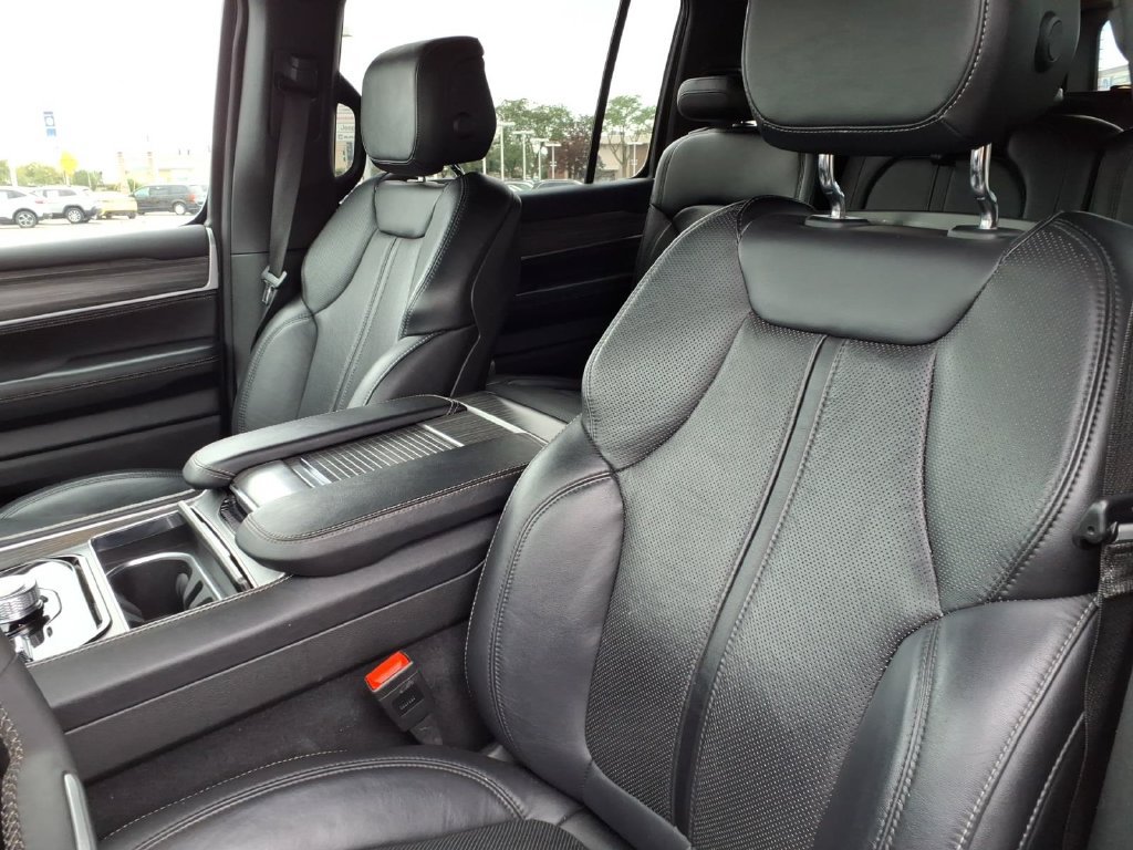 Used 2024 Jeep Wagoneer Series II w/ Flexible Seating Group AWD/4WD image 10