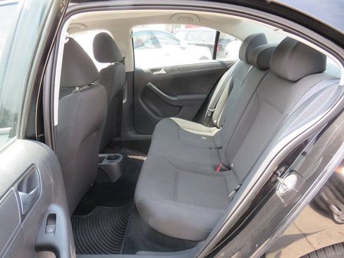 Used 2011 Volkswagen Jetta S FWD image 19